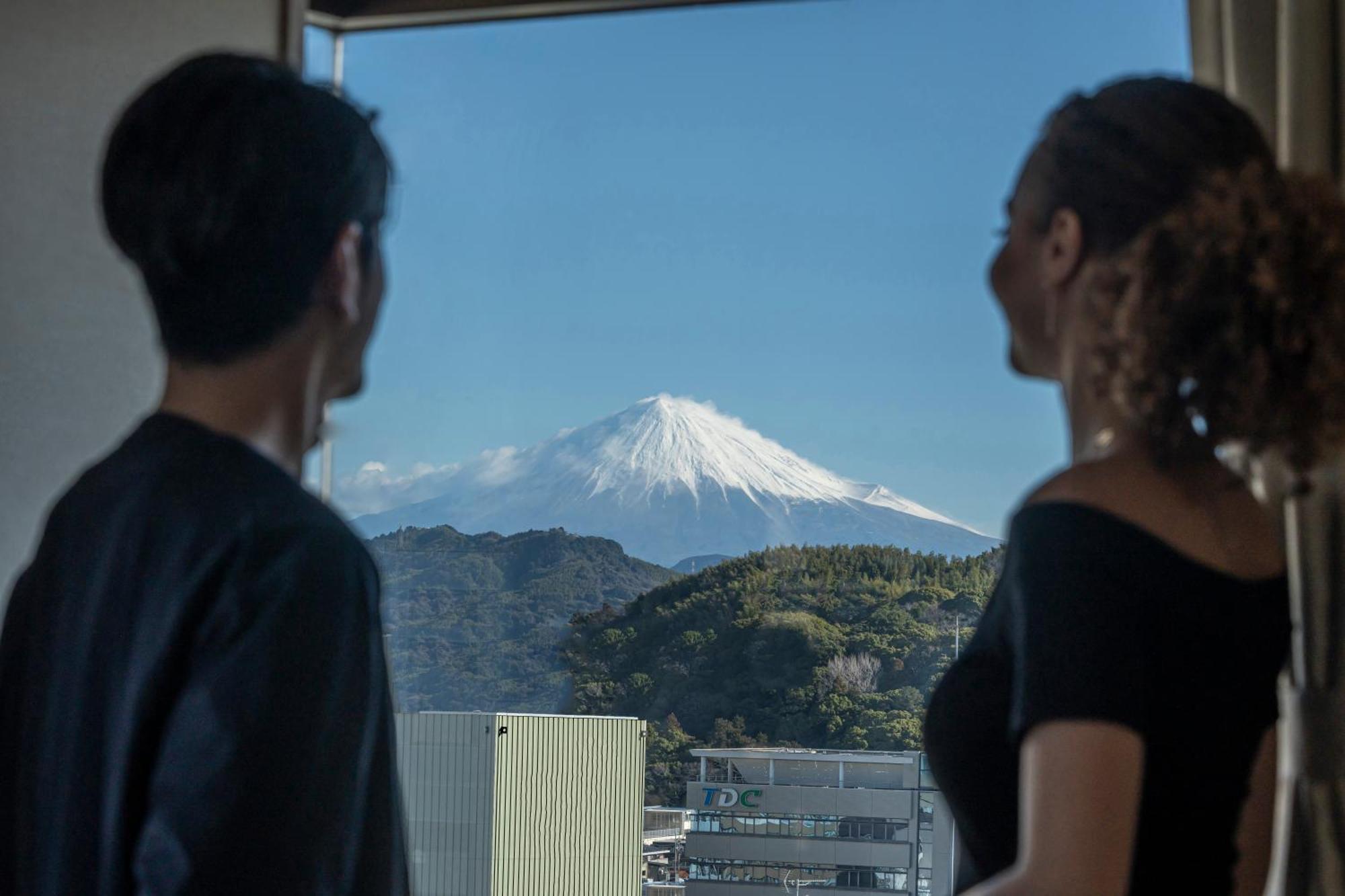 静冈酒店 外观 照片 View of Mount Fuji from the hotel